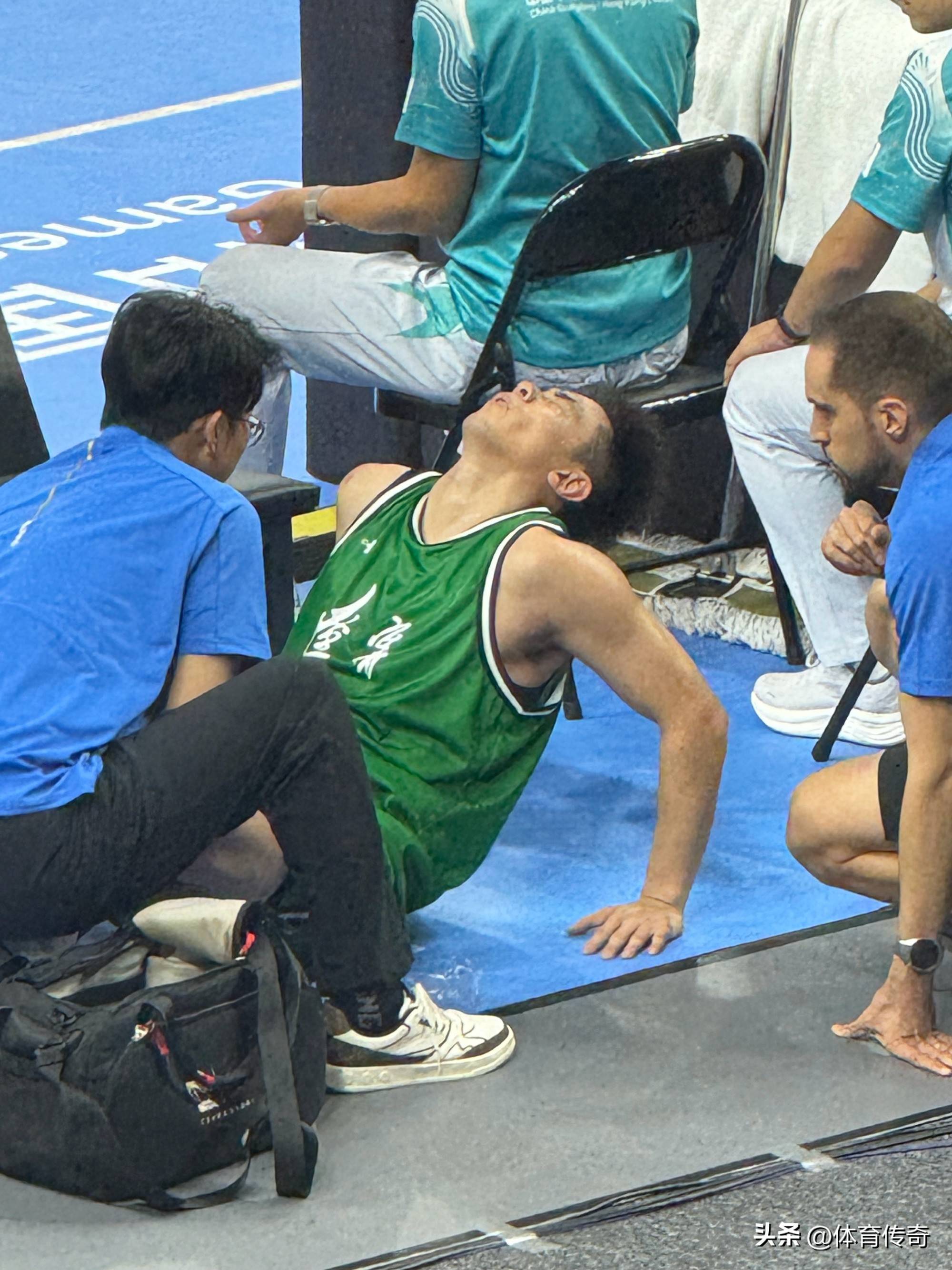 四川队碾压上海队,王哲林点燃赛场 四川队碾压上海队,王哲林点燃赛场