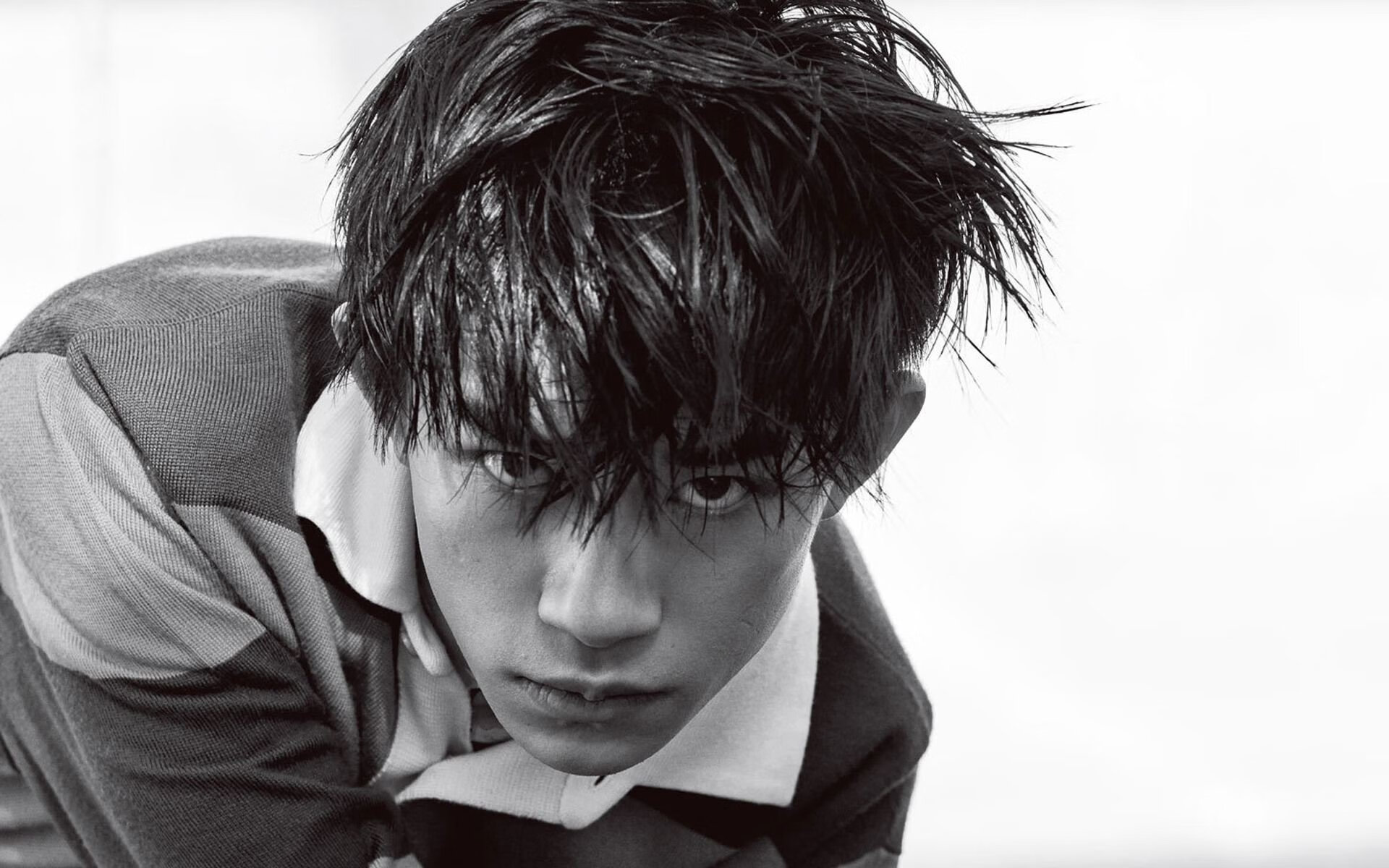 开云体育在线-第三视角，当红魔遭遇全白军团，莫德里奇成为唯一焦点