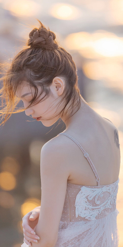 终场哨未响,当球场成为镜渊,德里赫特扛起的不只是防守